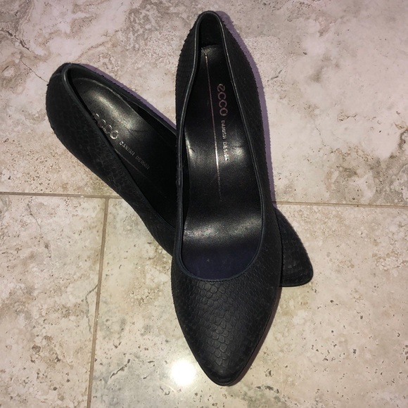 Ecco Shoes - Ecco danish design snake skin pumps